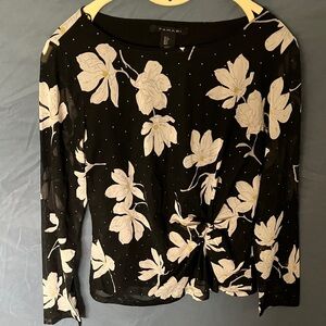 Tahari: NWT Black & White Floral Top- S